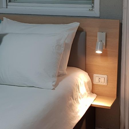 Airport Guest House - One-Way Free Shuttle Or Yehuda Екстериор снимка