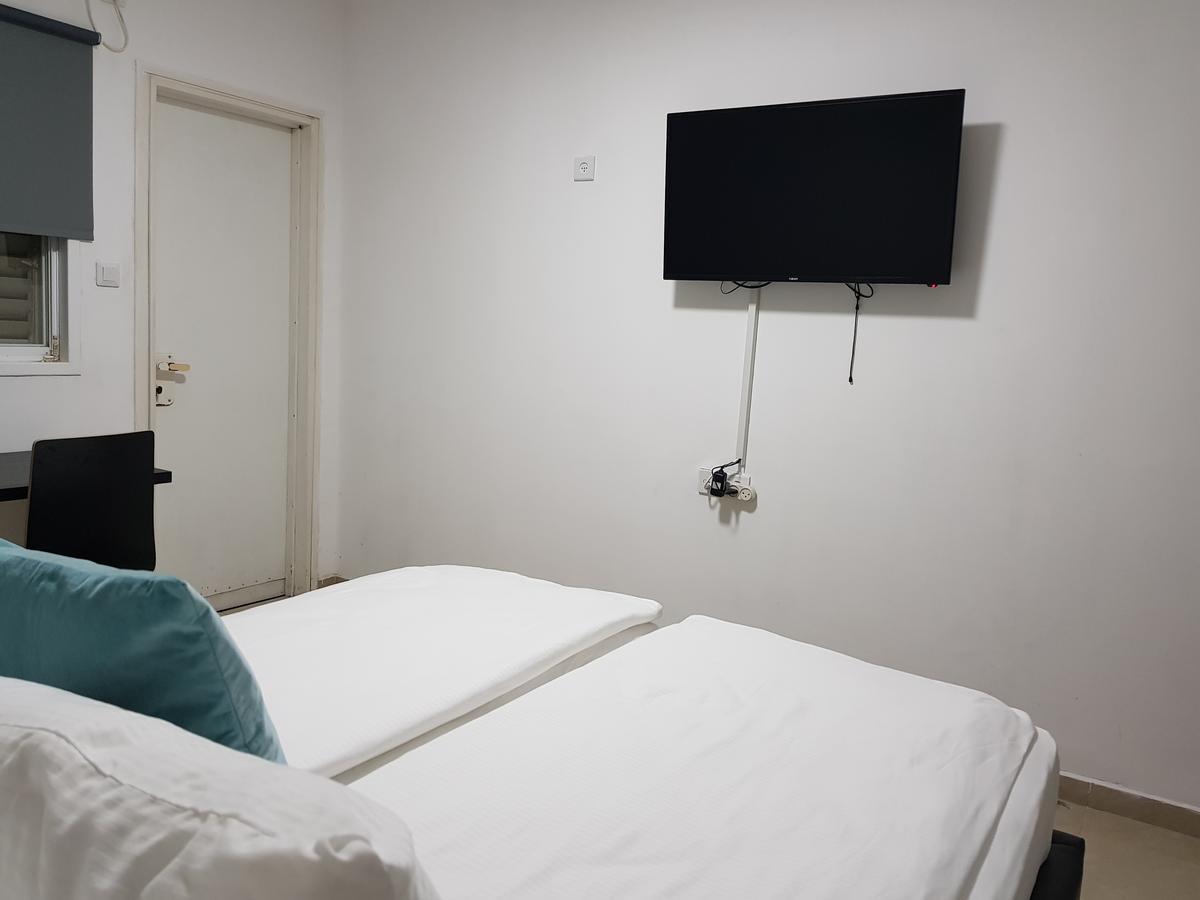 Airport Guest House - One-Way Free Shuttle Or Yehuda Екстериор снимка