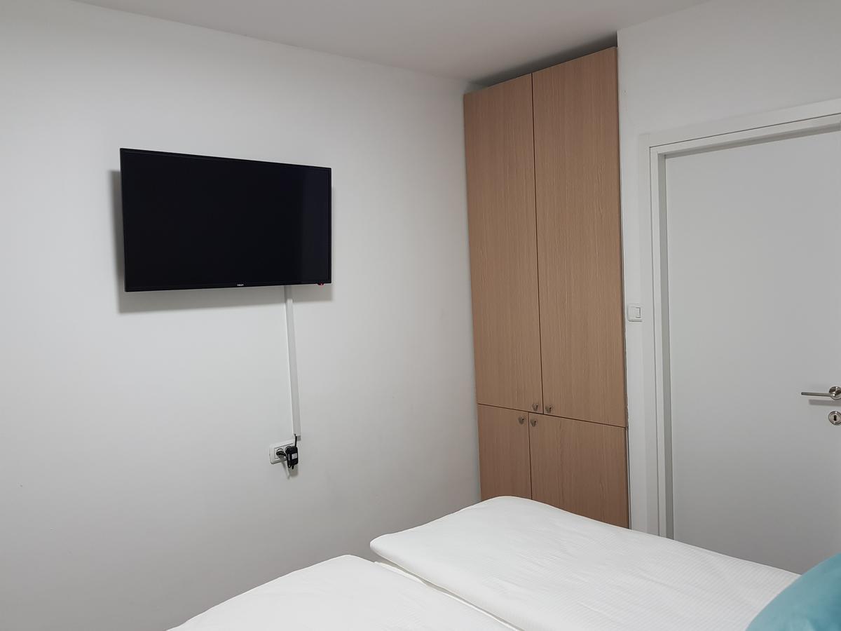 Airport Guest House - One-Way Free Shuttle Or Yehuda Екстериор снимка