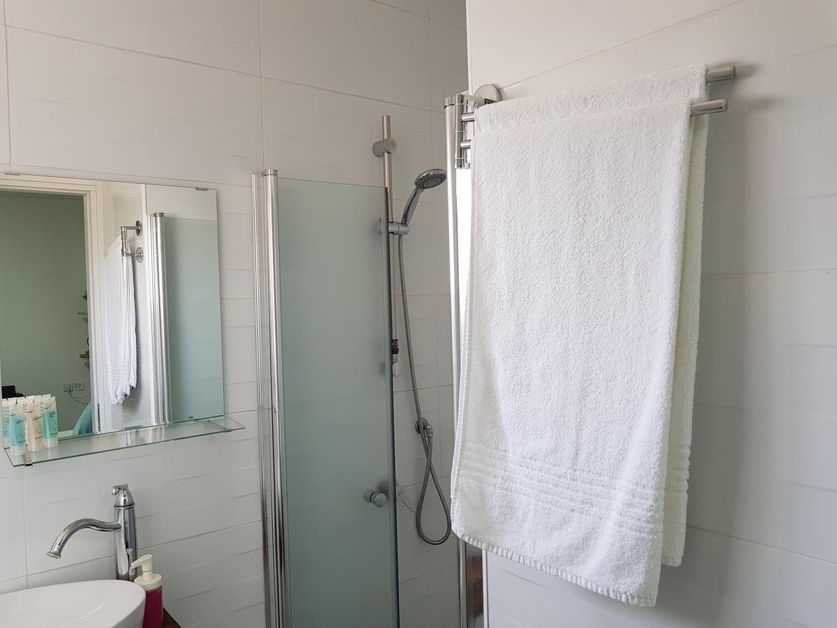 Airport Guest House - One-Way Free Shuttle Or Yehuda Стая снимка