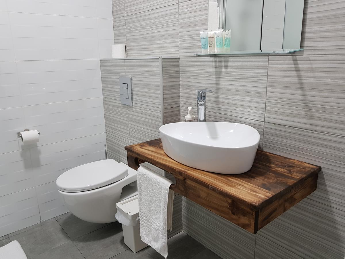 Airport Guest House - One-Way Free Shuttle Or Yehuda Екстериор снимка