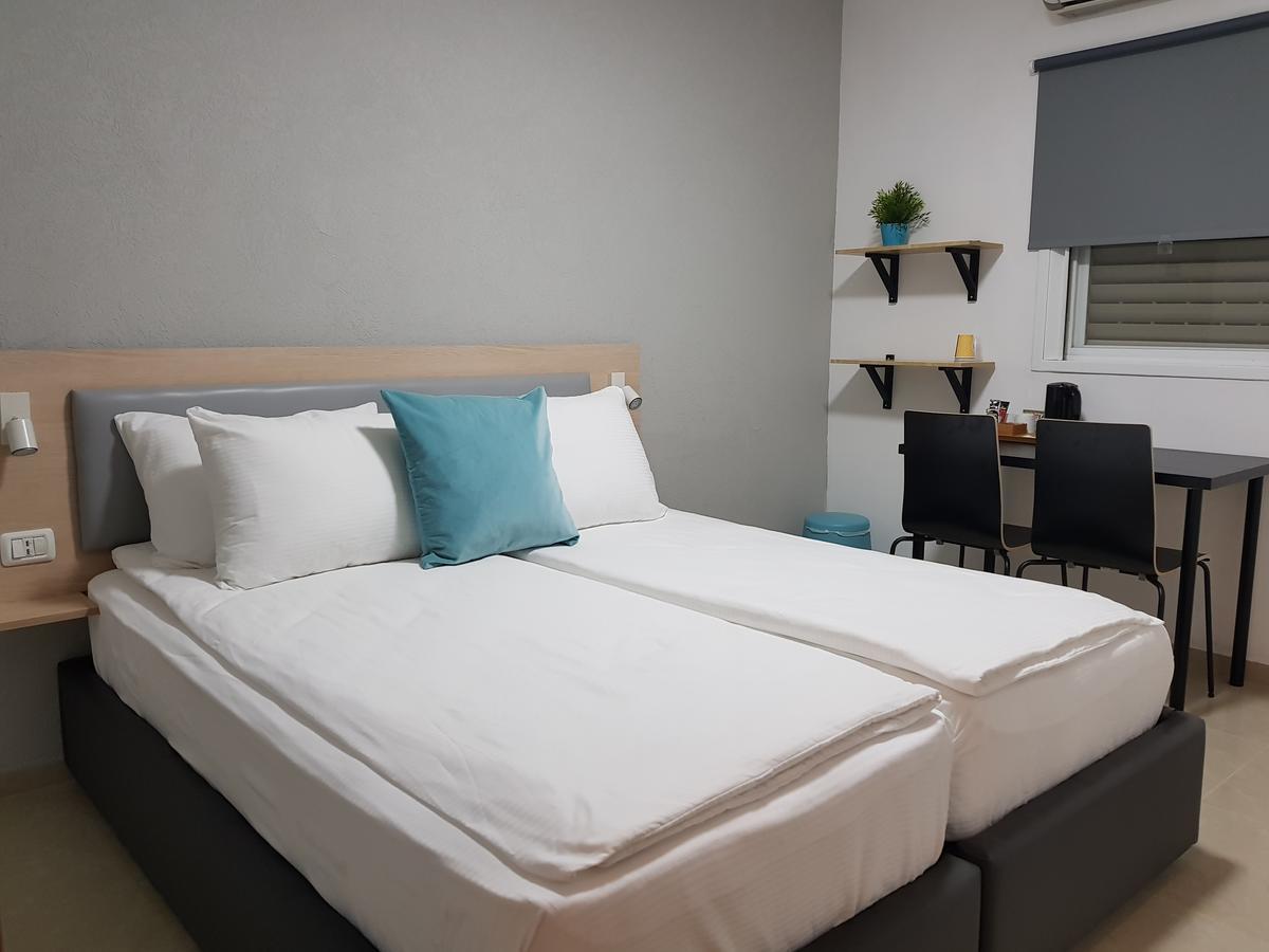 Airport Guest House - One-Way Free Shuttle Or Yehuda Екстериор снимка